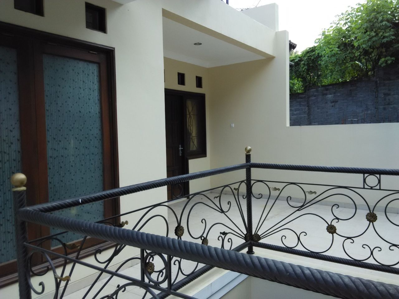 Gallery 01