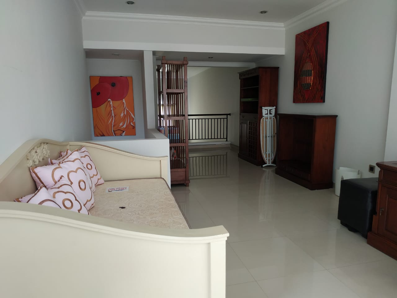 Gallery 01