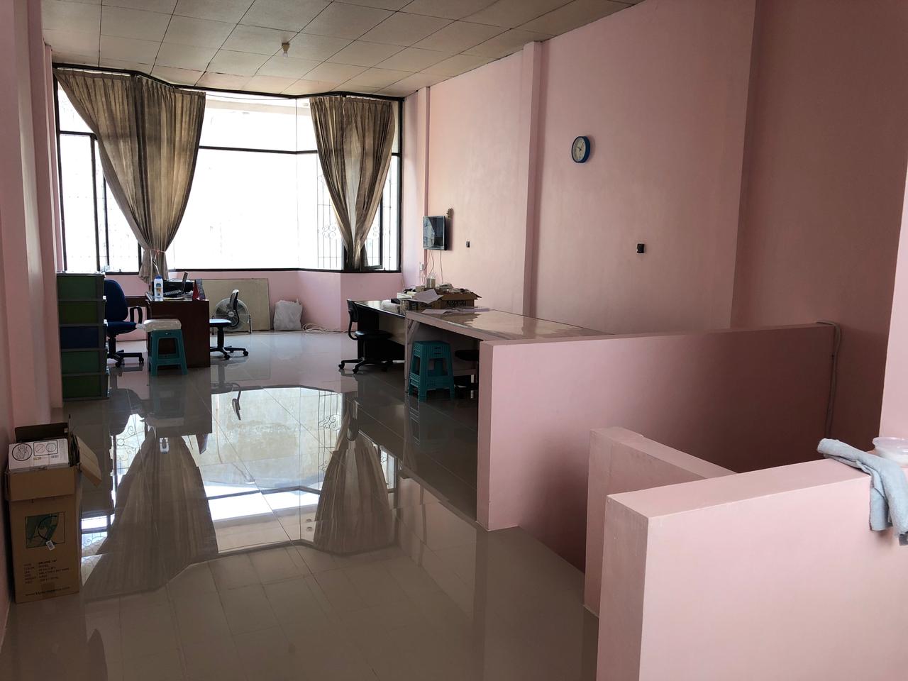sewakan ruko 2lt cocok utk gudang, perkantoran